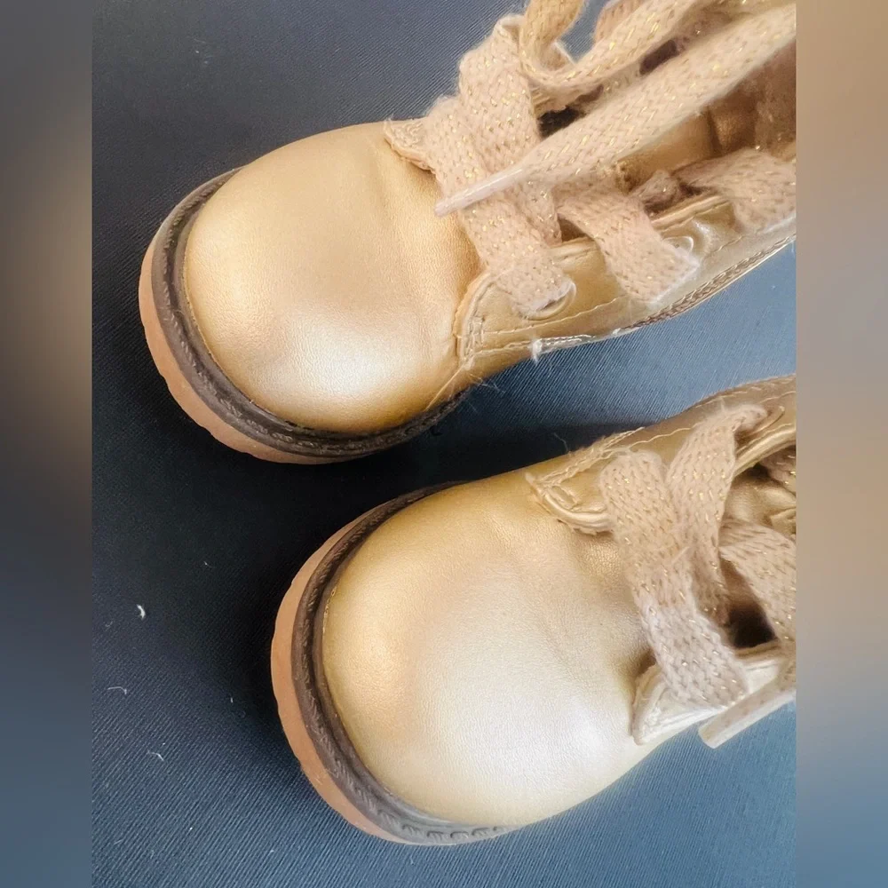 🥭💛CAT & JACK GOLD CHILDRENS BOOTS SIZE 5T💛🥭